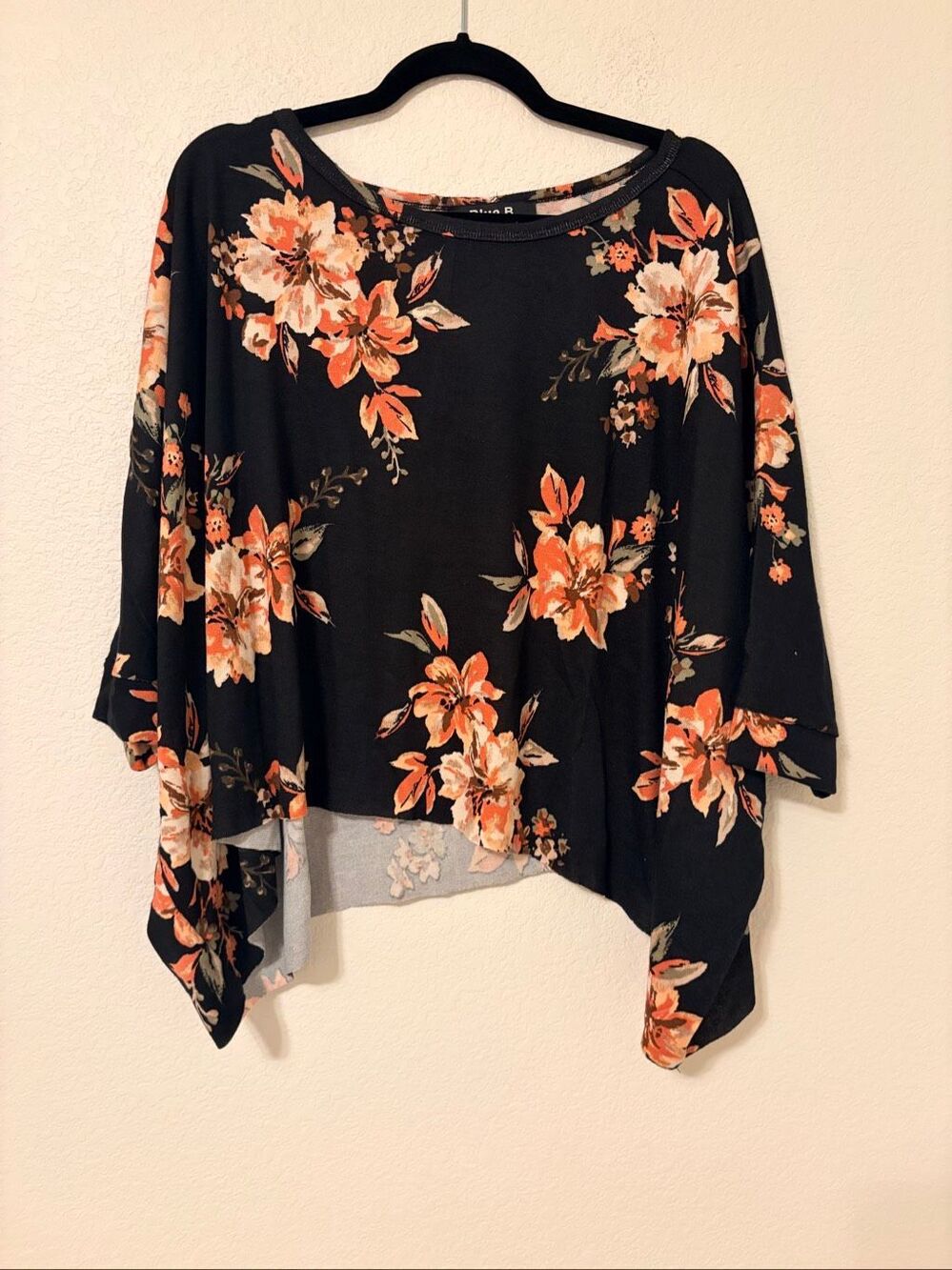 NWT Blue B Collection Floral Handkerchief Hem Top Black Coral S Boho